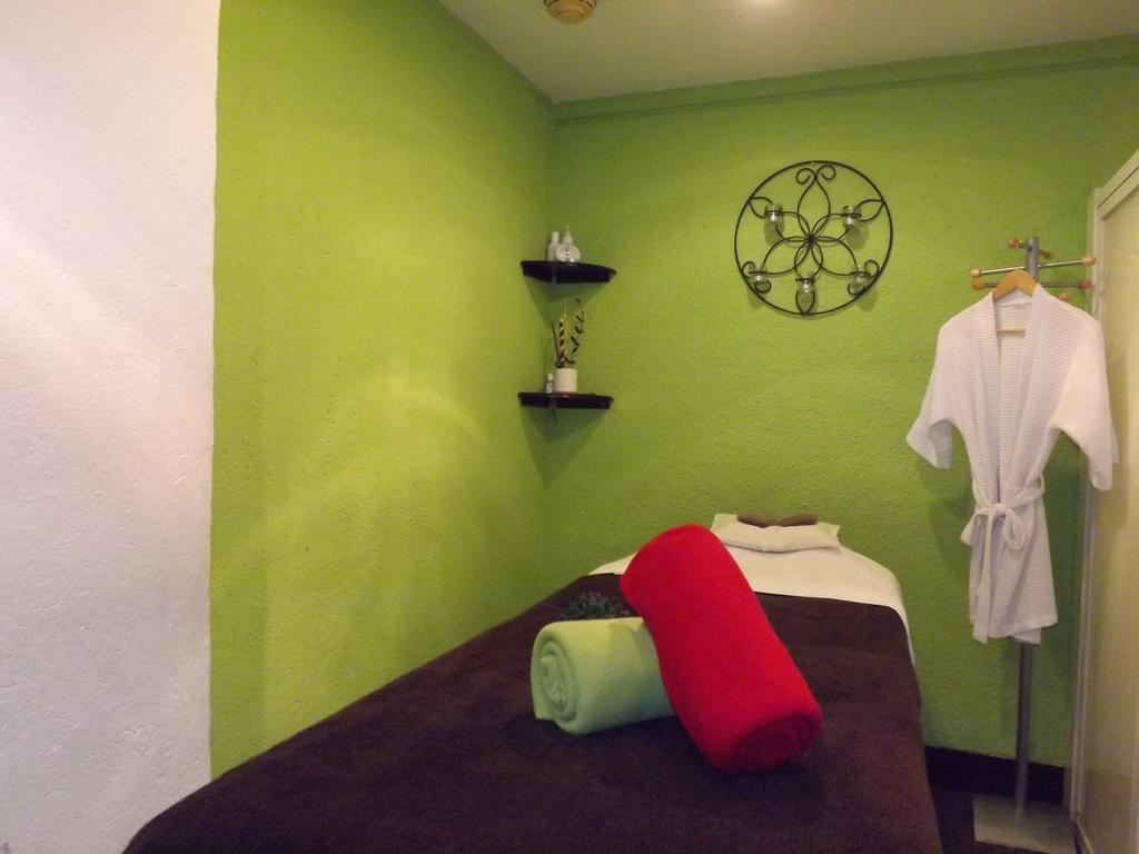 Radisson Paraiso Hotel Мексико Сити Екстериор снимка A massage room at a spa