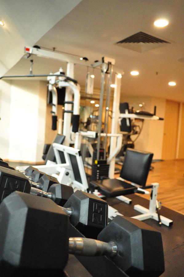 Radisson Paraiso Hotel Мексико Сити Екстериор снимка A gym at a hotel