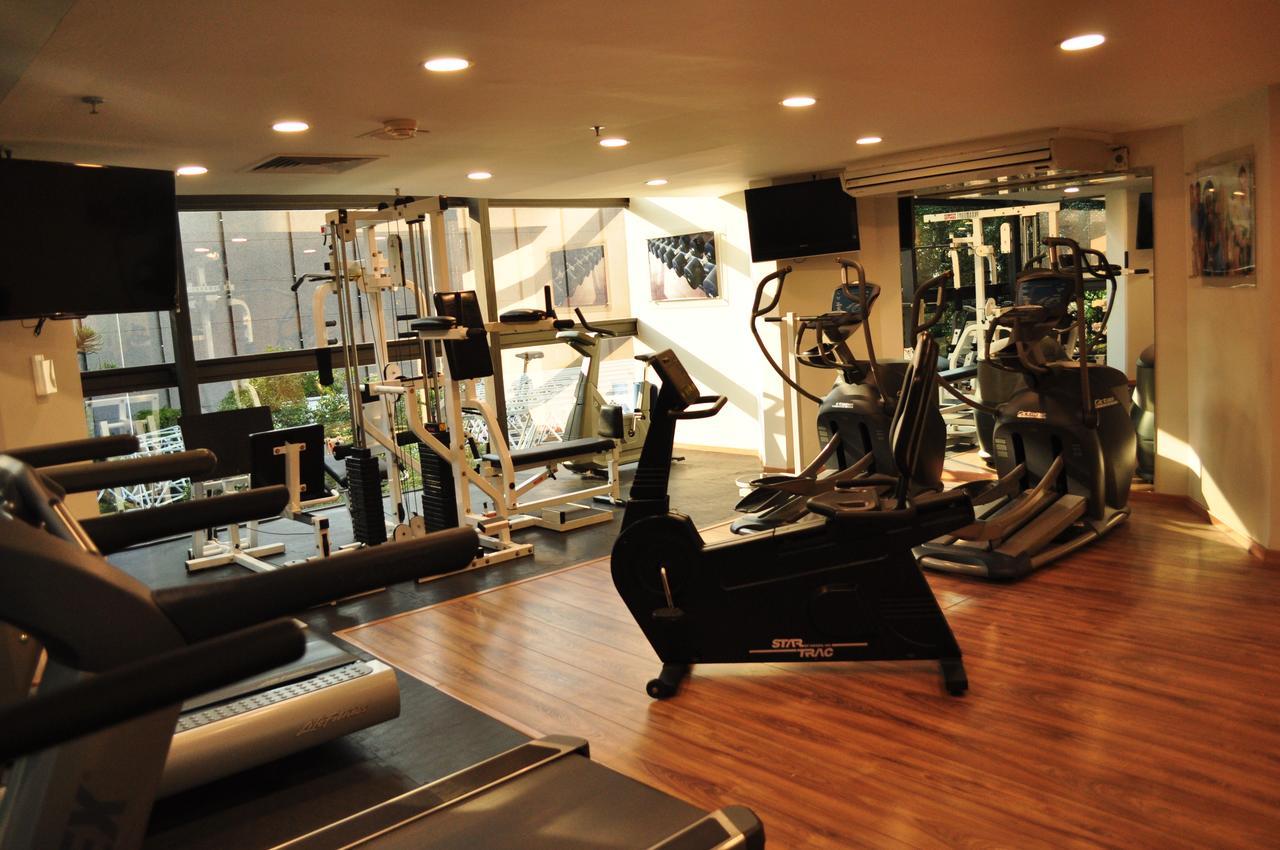 Radisson Paraiso Hotel Мексико Сити Екстериор снимка The gym at the hotel